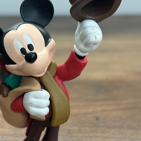 Disney Mickey’s Christmas Carol MICKEY MOUSE as Bob Cratchit PVC figure toy - Picture 5 of 6